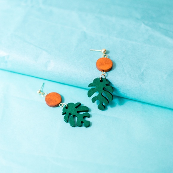 Cloth and Fig Jewelry - Monstera Minimal Plant Leaf Drop Wood Earrings